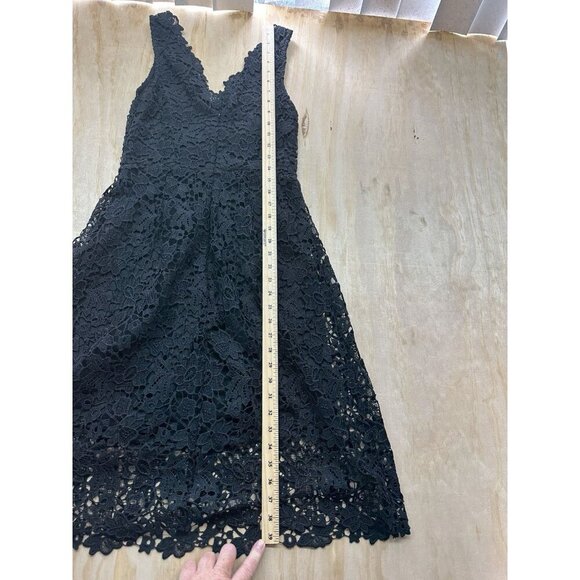 ASTR The Label lace dress midi Black Eyelet Cut Out Sleeveless Little M Flowy - Picture 4 of 5